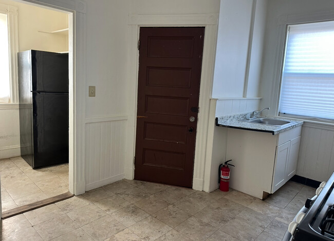 265 Park St, Unit 1 in Boston, MA - Building Photo - Building Photo