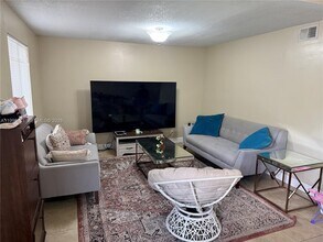 11109 NW 37th St in Sunrise, FL - Building Photo - Building Photo