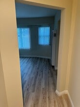 4433 3/4 Towne Ave in Los Angeles, CA - Building Photo - Building Photo