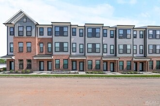 119 Lyla Ln in New Brunswick, NJ - Building Photo - Building Photo