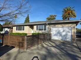 1036-1038 Dodge Dr in Redwood City, CA - Building Photo