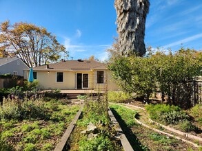 22 Yarnall Pl in Redwood City, CA - Building Photo - Building Photo