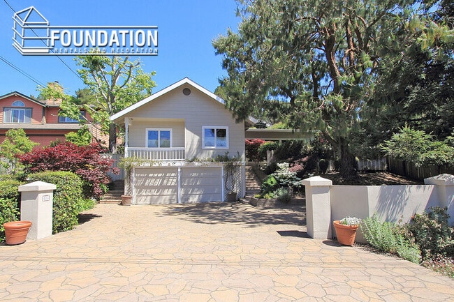 133 Tiburon Blvd in Mill Valley, CA - Building Photo - Building Photo