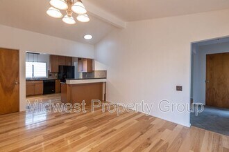 3110 N Waterford Dr in Florissant, MO - Building Photo - Building Photo