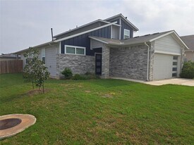 7700 Linnie Ln in Austin, TX - Building Photo