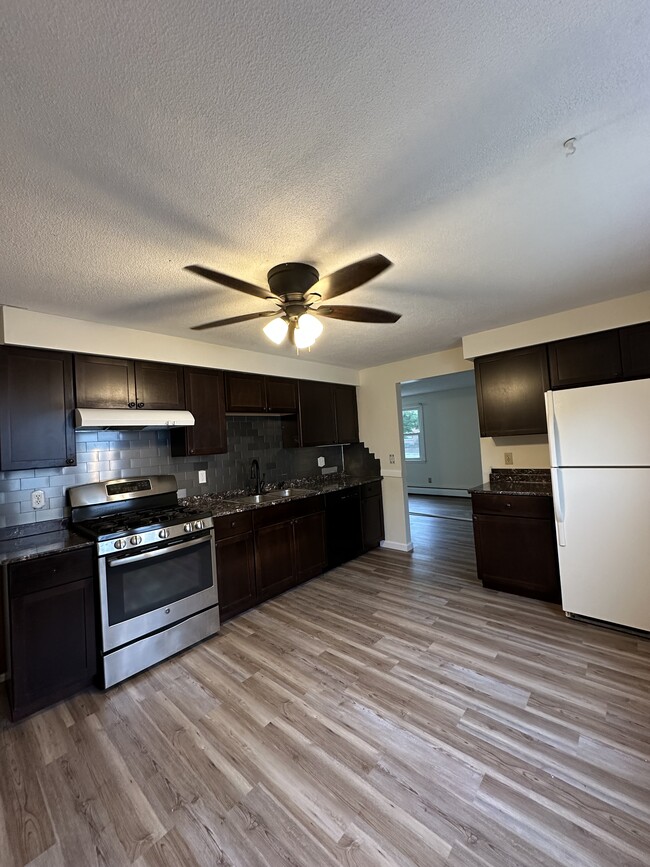 226 Welton St, Unit 228-First Floor in Hamden, CT - Building Photo - Building Photo