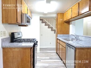 43741 8th St E in Lancaster, CA - Building Photo - Building Photo