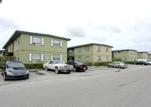 Madison Apartments in Fort Lauderdale, FL - Foto de edificio - Building Photo