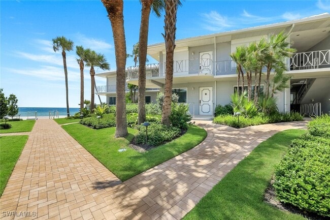 property at 1851 Gulf Shore Blvd N