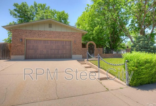 2541 Taylor Ln in Pueblo, CO - Building Photo - Building Photo