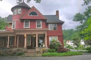 60 Mills St in Morristown, NJ - Building Photo