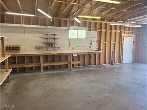 1060 S Bunch St in Pahrump, NV - Building Photo - Building Photo