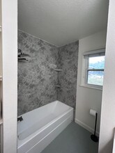 1003 W Bluebonnet Dr in San Marcos, TX - Building Photo - Building Photo