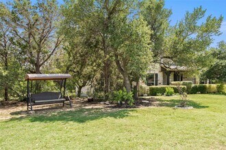 21909 Esmeralda Dr in Spicewood, TX - Building Photo - Building Photo