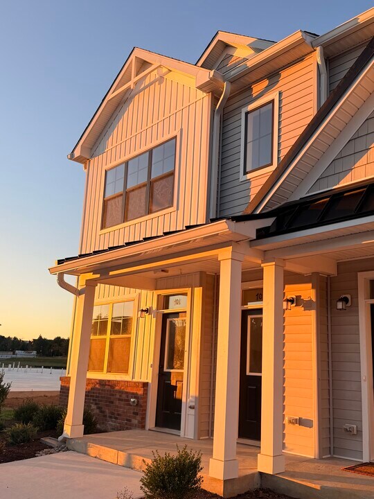 1145 Savannah Rd in Lewes, DE - Building Photo
