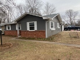 2657 E Grand St in Springfield, MO - Building Photo