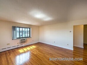 898 Massachusetts Ave in Arlington, MA - Building Photo - Building Photo