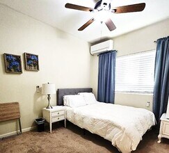 1048 S Carriage Ave in Fresno, CA - Foto de edificio - Building Photo
