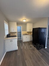 457 N Gordon St in Wichita, KS - Building Photo - Building Photo