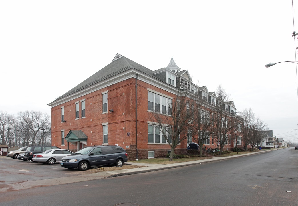 Grove Street Apartments in Windsor Locks, CT - Building Photo