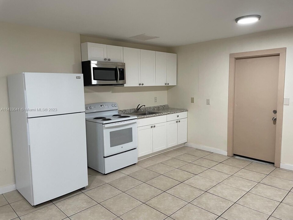 312 S 17th Ave-Unit -312 in Hollywood, FL - Building Photo