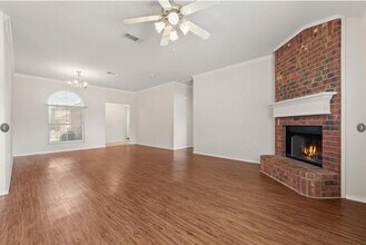 6930 Misty Meadow Ln in Arlington, TX - Building Photo - Building Photo