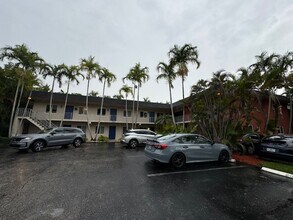 100 SW 9th St in Fort Lauderdale, FL - Foto de edificio - Building Photo