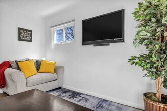 113 Madison Ave, Unit SI ID1496128P in Cuyahoga Falls, OH - Foto de edificio - Building Photo