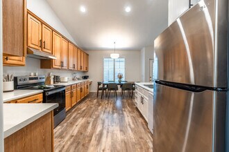 1267 E Hickenlooper Way in Draper, UT - Foto de edificio - Building Photo