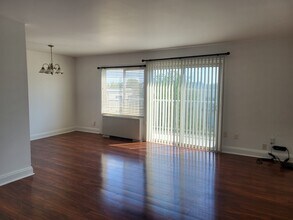 1005 Chillum Rd, Unit 419 in Hyattsville, MD - Foto de edificio - Building Photo