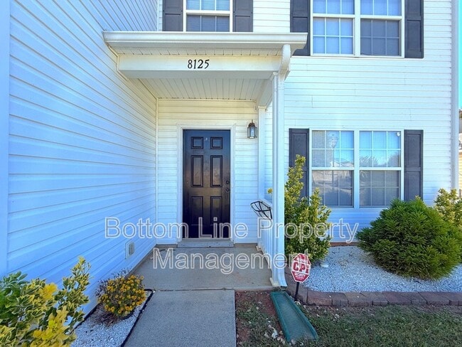 8125 Rosberg Ln in Charlotte, NC - Building Photo - Building Photo