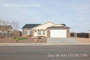 4983 Bald Eagle Dr in Enoch, UT - Building Photo