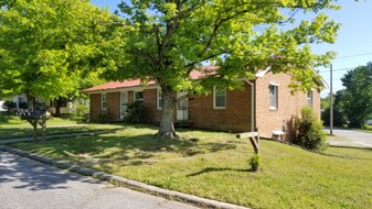 301 Culbreth Ave in Thomasville, NC - Building Photo