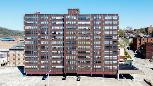 Midtown Plaza Apartments in McKeesport, PA - Foto de edificio - Building Photo