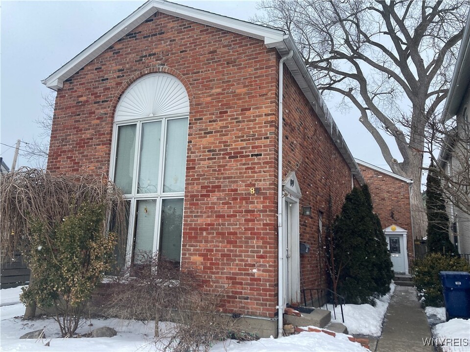 89 Johnson Park in Buffalo, NY - Building Photo