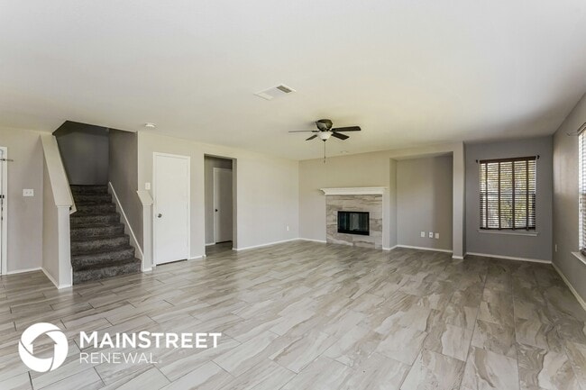 123 Harvest Hill Ln in Red Oak, TX - Foto de edificio - Building Photo