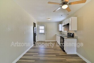 2323 S College Ave in Tempe, AZ - Building Photo - Building Photo