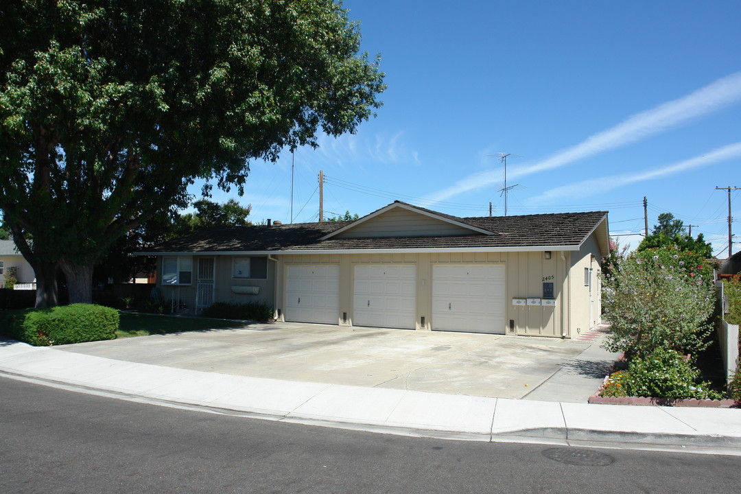 2405 Patricia Dr in Santa Clara, CA - Building Photo