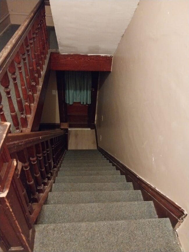 11 Columbia Ave, Unit Apartment