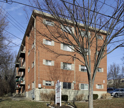 Oakley Terrace in Cincinnati, OH - Building Photo - Building Photo