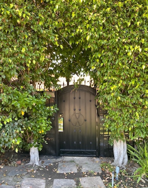 4629 Forman Ave in Toluca Lake, CA - Foto de edificio - Building Photo