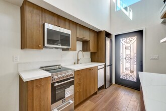 1106 5th Ave, Unit 2 in Los Angeles, CA - Building Photo - Building Photo