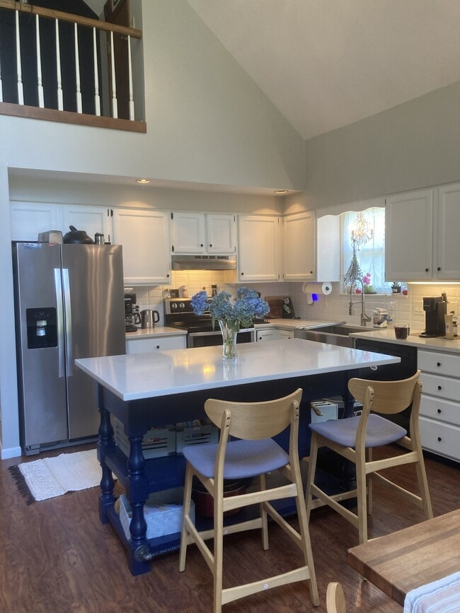 property at 618 W Governor John Sevier Hwy