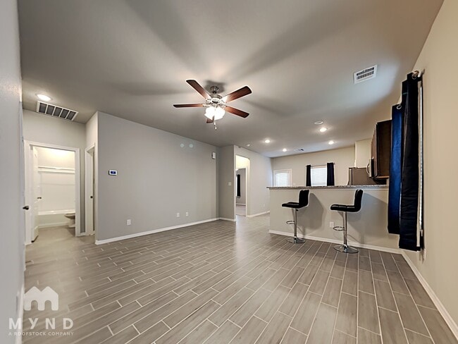 25554 Northpark Spruce Dr in Porter, TX - Foto de edificio - Building Photo