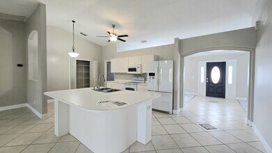 923 SE 23rd Terrace in Cape Coral, FL - Building Photo - Building Photo