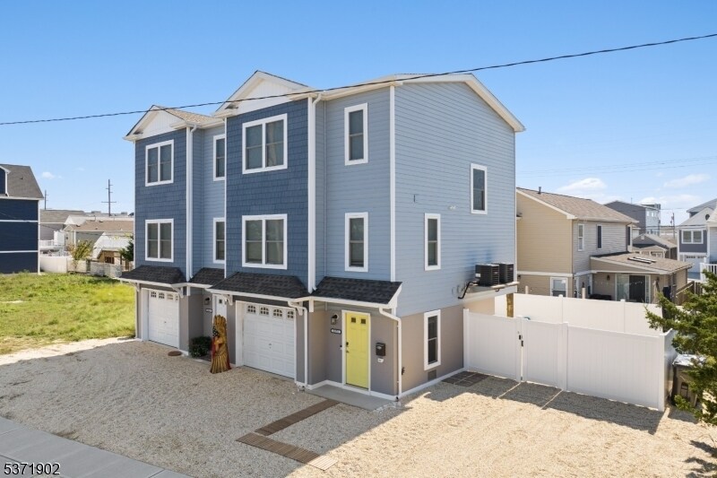 257 Dewey Dr in Toms River, NJ - Building Photo