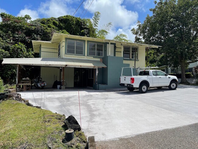 347 Ainako Ave, Unit B in Hilo, HI - Building Photo - Building Photo