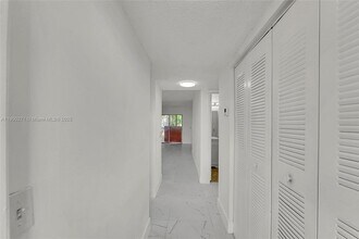 737 NW 103rd Terrace in Pembroke Pines, FL - Building Photo - Building Photo
