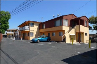 1337-1341 W 109th St in Los Angeles, CA - Building Photo - Building Photo