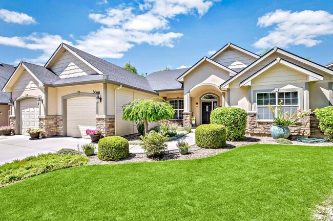 property at 3068 E Shadoweagle Dr